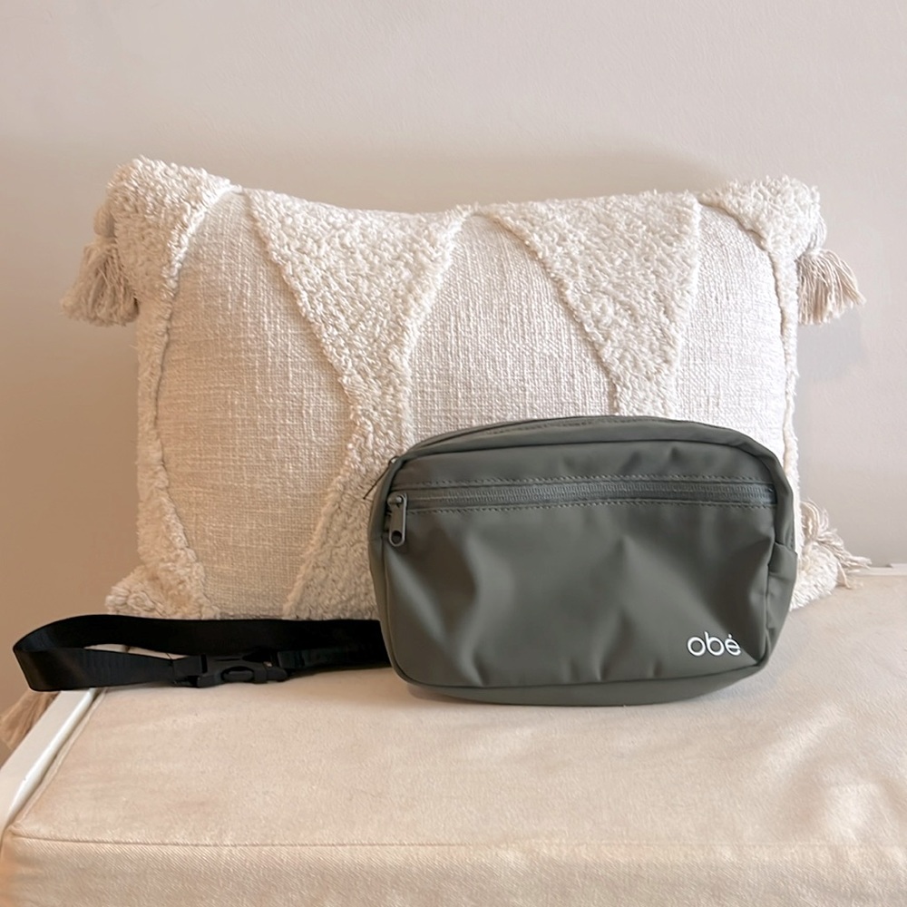 Obe Crossbody